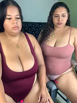 twocurvylatins online show from June 5, 9:09 pm