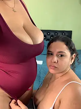 twocurvylatins online show from November 22, 9:46 pm