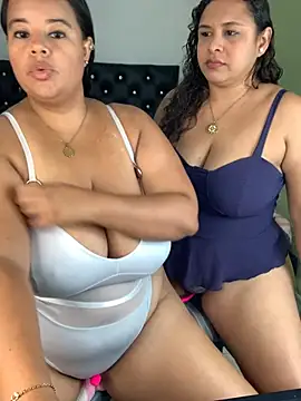 twocurvylatins online show from May 31, 2:34 pm