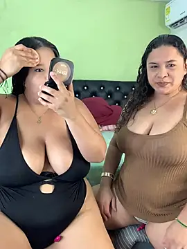 twocurvylatins online show from October 24, 7:13 pm