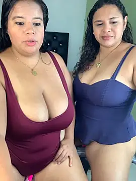 twocurvylatins online show from June 21, 1:33 am