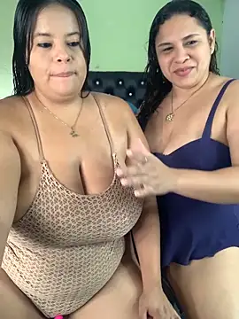 twocurvylatins online show from November 21, 10:58 am