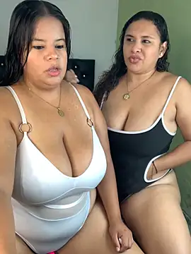 twocurvylatins online show from June 19, 11:49 am
