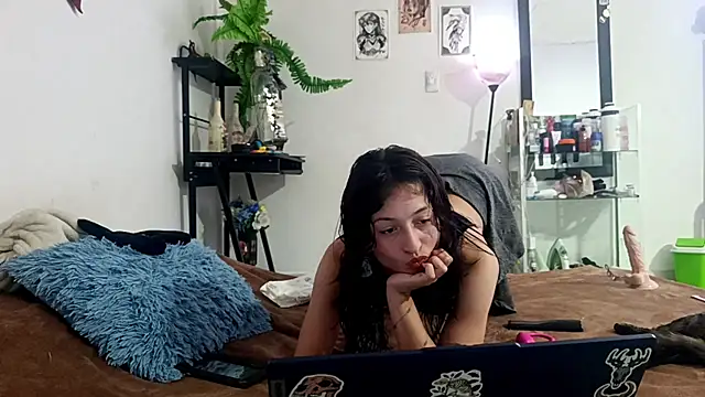 BrisaJones online show from June 24, 7:22 pm