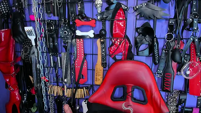 sadistic aradia online show from March 20, 8:10 pm