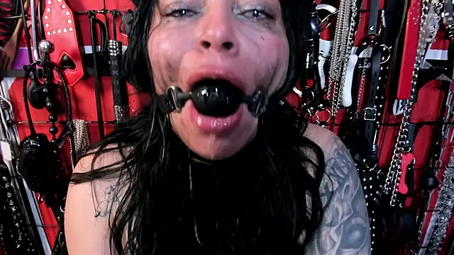 sadistic aradia online show from March 8, 2:15 am