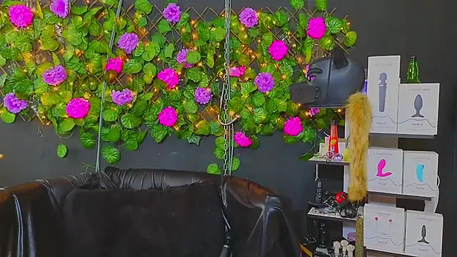 Sweett Mollyy online show from July 4, 5:39 pm