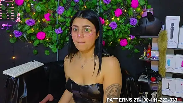 Sweett Mollyy online show from March 28, 11:28 pm