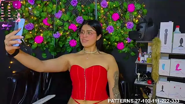 Sweett Mollyy online show from April 14, 11:10 pm