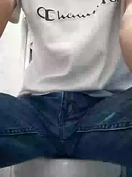 Snapshot of Leonul chatting on January 5, 2:06 am Leonul online show from January 5, 2:06 am