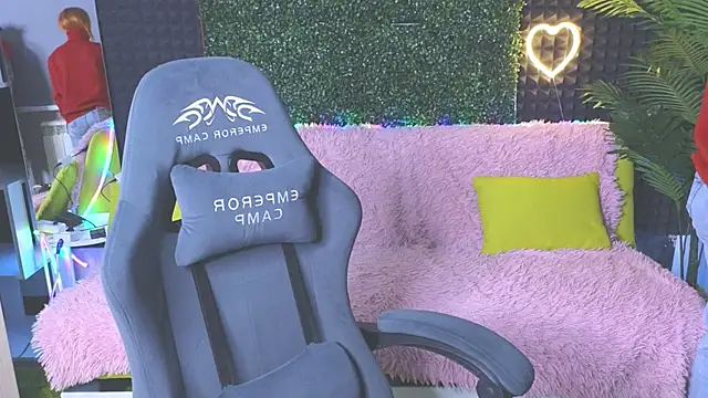 erikabrian online show from October 3, 1:31 am