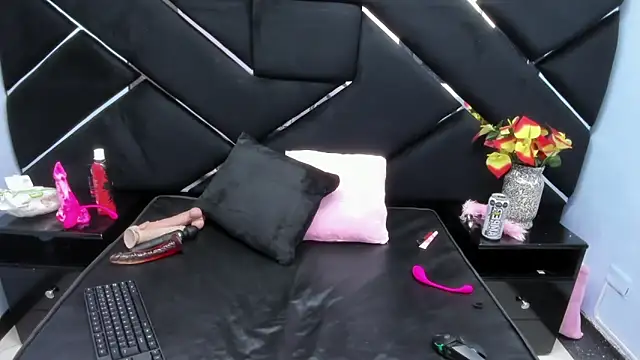 Snapshot of ChloeRosey chatting on September 10, 3:38 am ChloeRosey online show from September 10, 3:38 am