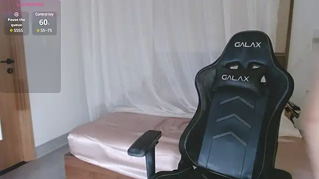 Lin SiYee online show from March 21, 2:40 pm