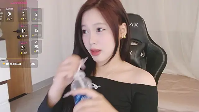 Lin SiYee online show from March 23, 5:00 am