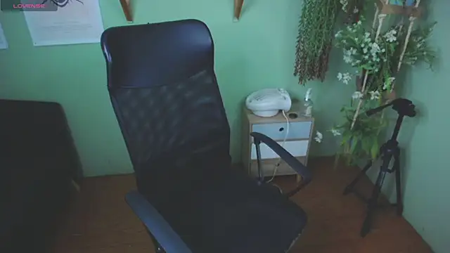 Snapshot of Fernanda__ chatting on November 6, 5:17 pm Fernanda online show from November 6, 5:17 pm