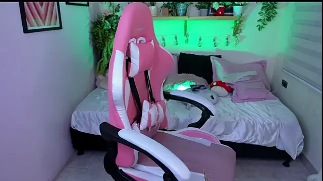 Fernanda   online show from February 13, 4:01 am