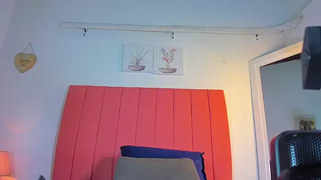 valen rose0 online show from December 4, 12:04 pm