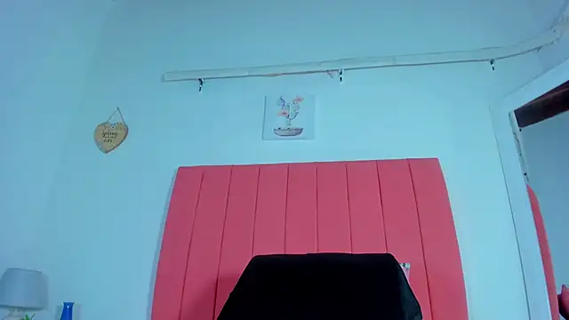 Snapshot of valen_rose0 chatting on February 8, 12:06 pm valen rose0 online show from February 8, 12:06 pm