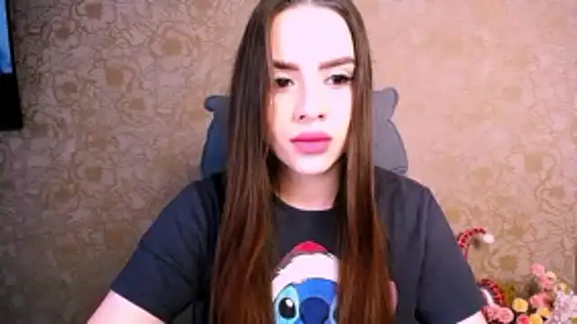 Snapshot of _your_fantasy_girl chatting on April 4, 9:27 am your fantasy girl online show from April 4, 9:27 am