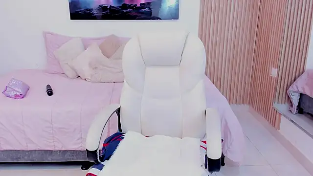  Lakshmi hotx online show from November 18, 7:17 pm