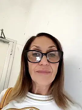 Snapshot of JasmineNoir2 chatting on February 10, 5:30 pm JasmineNoir2 online show from February 10, 5:30 pm