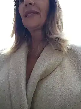 Snapshot of JasmineNoir2 chatting on October 18, 11:12 am JasmineNoir2 online show from October 18, 11:12 am