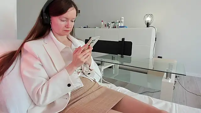 Your Librarian online show from December 17, 11:37 am