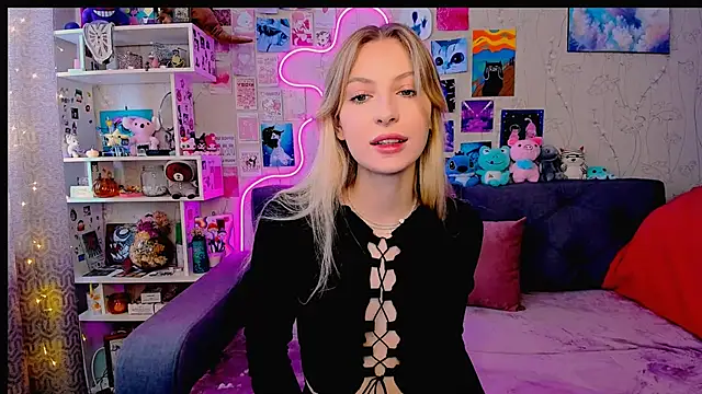 Maria Hunt online show from February 27, 4:24 am