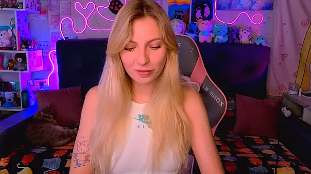 Maria Hunt online show from October 2, 4:16 am