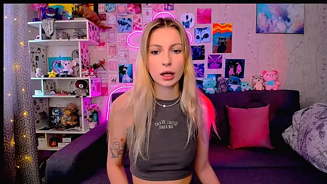 Maria Hunt online show from February 7, 4:06 am