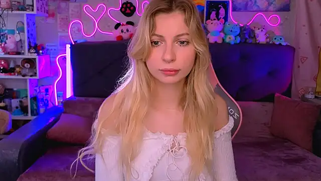 Maria Hunt online show from November 25, 5:19 am