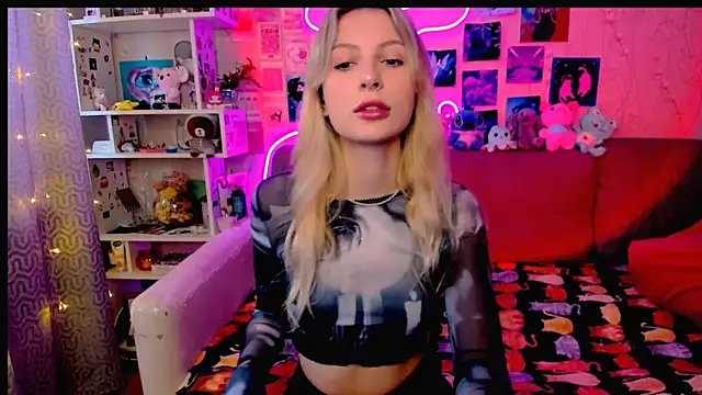 Maria Hunt online show from January 18, 3:53 am