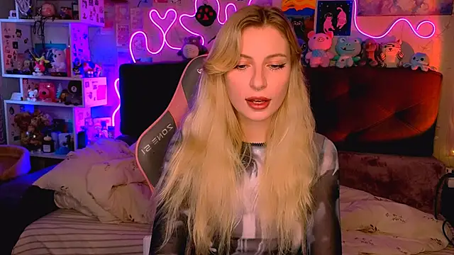 Maria Hunt online show from October 7, 8:48 am