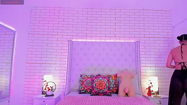 Coco Balenciaga  online show from April 9, 11:38 am