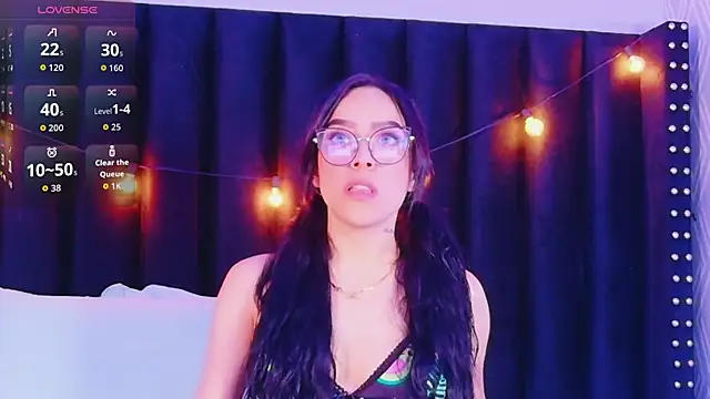 littleebluee online show from October 21, 3:06 am