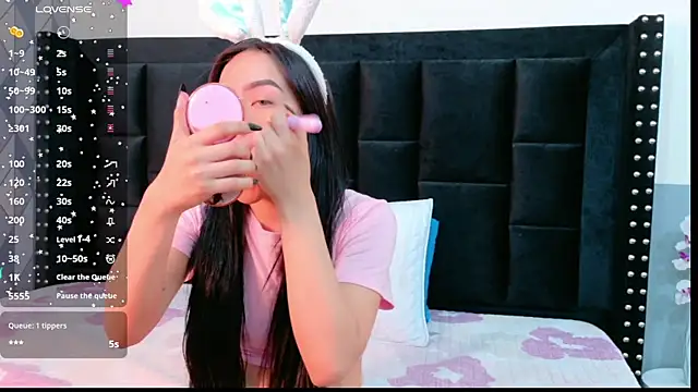 littleebluee online show from September 13, 7:47 pm