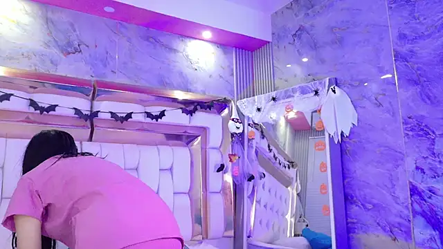 littleebluee online show from October 28, 3:07 am