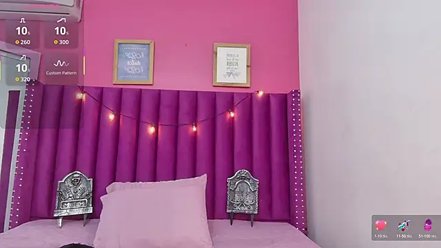 littleebluee online show from November 1, 3:24 am