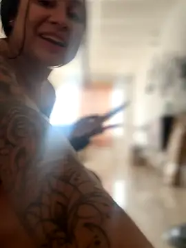 Pretty Isadora online show from November 6, 6:56 pm