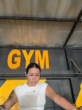 Pretty Isadora online show from November 14, 6:00 pm