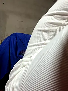 Pretty Isadora online show from November 6, 1:09 am