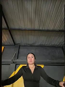 Pretty Isadora online show from February 11, 1:22 pm