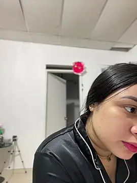 Snapshot of Pretty_Isadora chatting on March 20, 1:24 am Pretty Isadora online show from March 20, 1:24 am