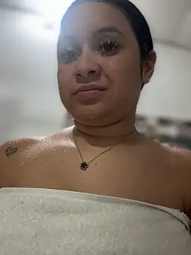 Pretty Isadora online show from November 18, 11:37 pm