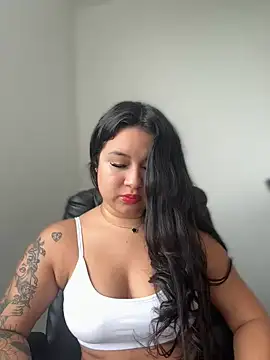 Pretty Isadora online show from January 14, 4:54 pm