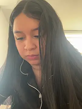Pretty Isadora online show from April 26, 6:49 pm