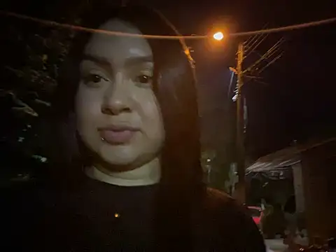 Snapshot of Pretty_Isadora chatting on February 18, 11:41 pm Pretty Isadora online show from February 18, 11:41 pm