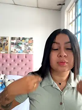 Snapshot of Pretty_Isadora chatting on October 4, 7:37 pm Pretty Isadora online show from October 4, 7:37 pm