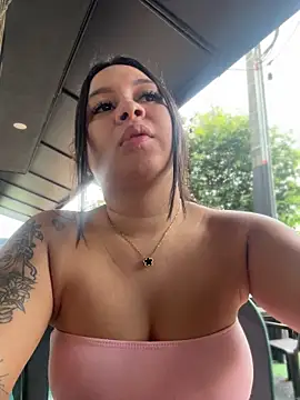 Pretty Isadora online show from November 30, 5:36 pm