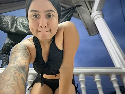 Snapshot of Pretty_Isadora chatting on March 5, 11:16 pm Pretty Isadora online show from March 5, 11:16 pm
